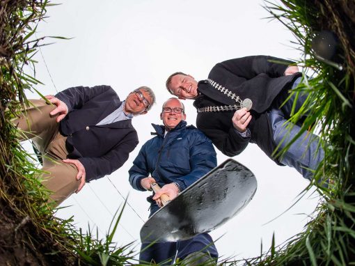 HOUSING MINISTER SIMON COVENEY TURNS THE SOD AT THE JANEVILLE DEVELOPMENT OF 800 HOMES IN CARRIGALINE